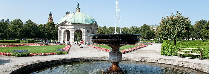 Bild: Pavillon im Zentrum des Hofgartens
