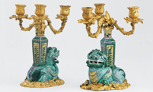 Bild: Chinesisches Löwenpaar mit Vasen auf dem Rücken