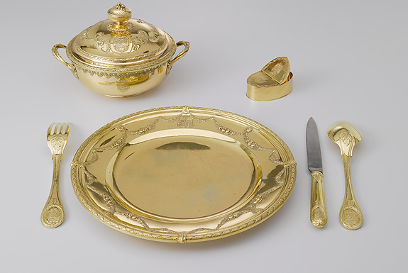 Picture: Lidded tureen, platter, cutlery and spice jar, with the Palatinate-Zweibrücken and Baden alliance coat of arms, silver, gilt, Johann Jakob Kirstein, silversmith, 1796