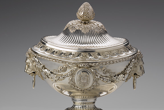 Picture: Tureen from the dinner service of Duke Karl II August, detail