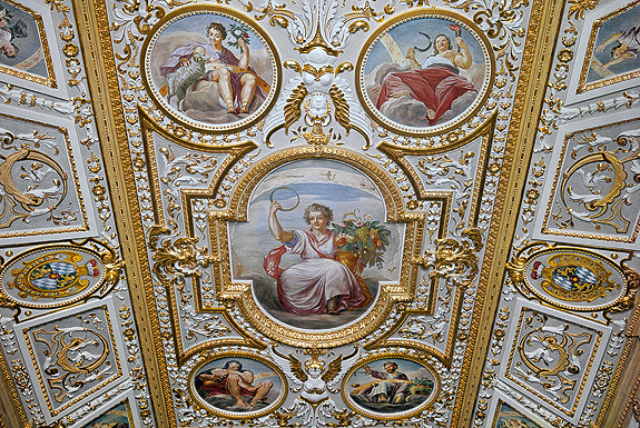 Picture: Ceiling in the Room of the Seasons