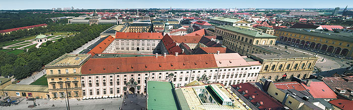 Bild: Panoramic view over the Munich Residence to the East