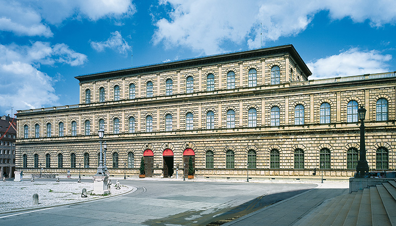 Bild: Residenz München, Königsbau am Max-Joseph-Platz