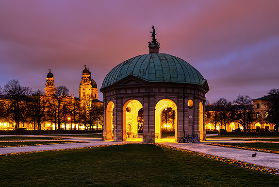 Bild: Sonnenaufgang im Hofgarten