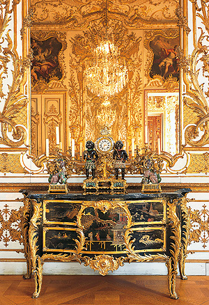 Picture: State Bedroom in the Rich Rooms (detail)