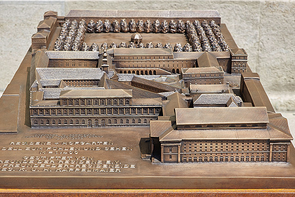 Picture: Tactile model of the Munich Residence on Max-Joseph-Platz